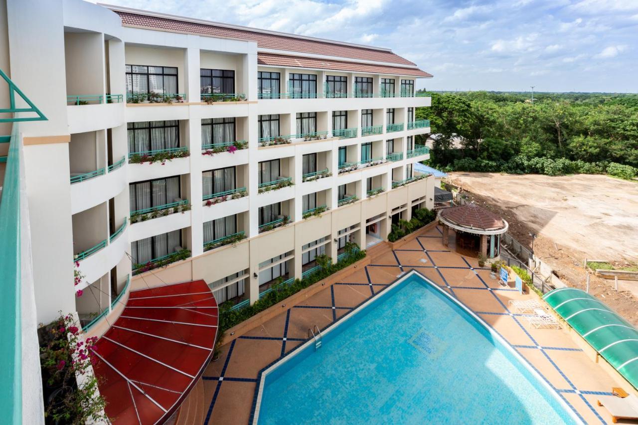 Surin Majestic Hotel Exterior foto